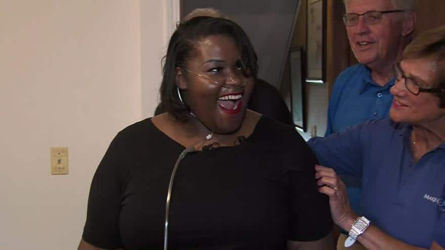 Kaszmeir, an 18-year-old with COPD, see her custom closet and bedroom makeover for the first time.